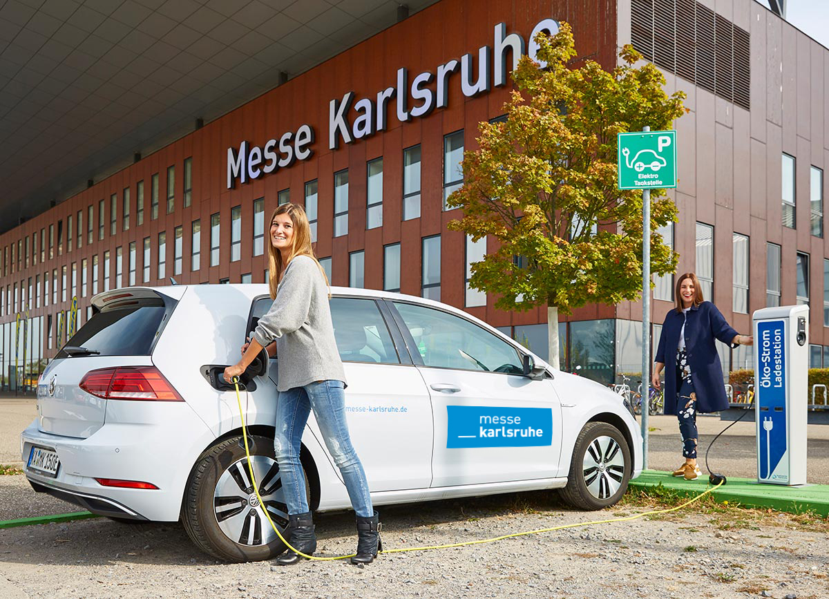 „e-Ladestation“ für Elektrofahrzeuge am Standort Messe Karlsruhe Es befinden sich vier